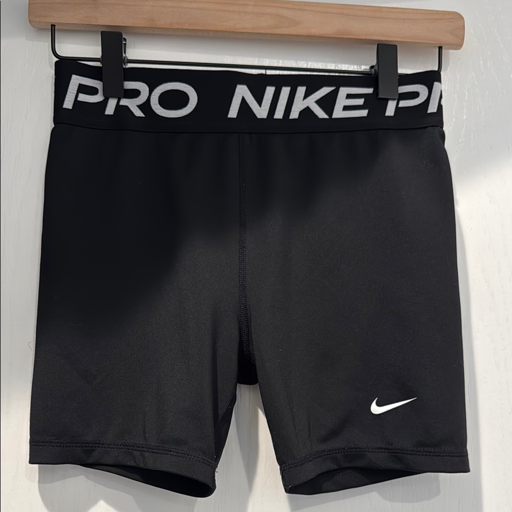 Nike Pro 3” Youth XL girls Black spandex shorts